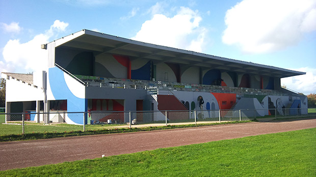 Fichier:Stade de la Bellangerais en 2013.jpg