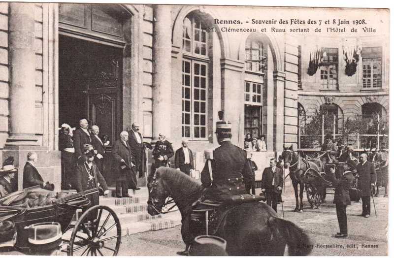 Fichier:Clemenceau place de la mairie.jpeg