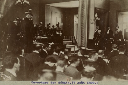 Fichier:Dreyfus ouverture des débats.png