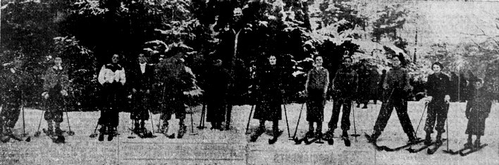 Fichier:Skieurs au Tabor 1938.png