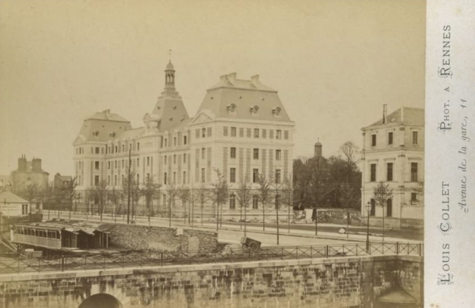 Fichier:Lycée de garçons ca 1880.png