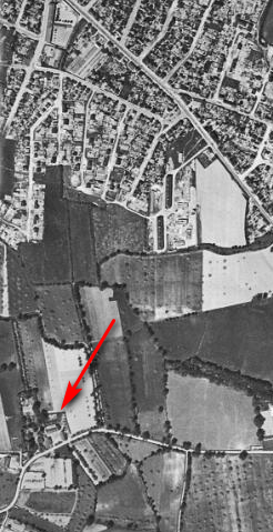 La ferme du landrel visible sur vue aériennes de 1950 ( de Géobretagne 1950)