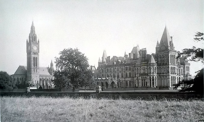 Fichier:Eaton hall.png