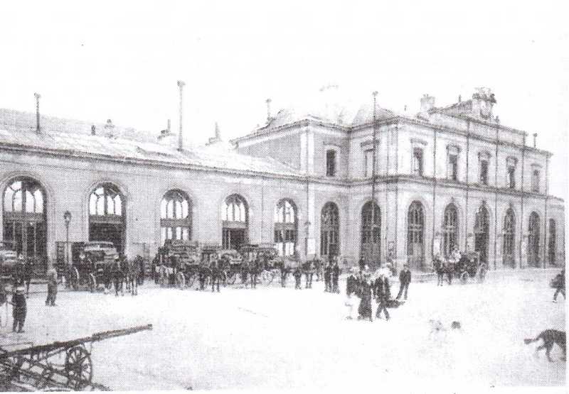 Fichier:Gare de rennes vers 1870.jpeg