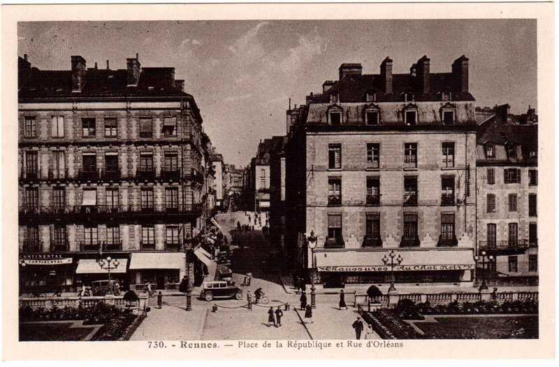 Fichier:Place de la republique vers 1930.jpeg