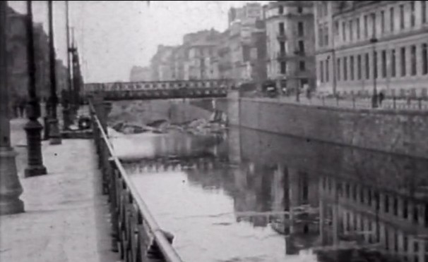 Fichier:Pont Gambetta 1944.jpg