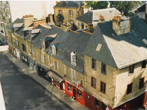 Fichier:Maisons anciennes rue St-Hélier.png