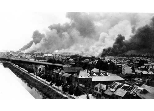 Fichier:Bombardement 1940.jpg