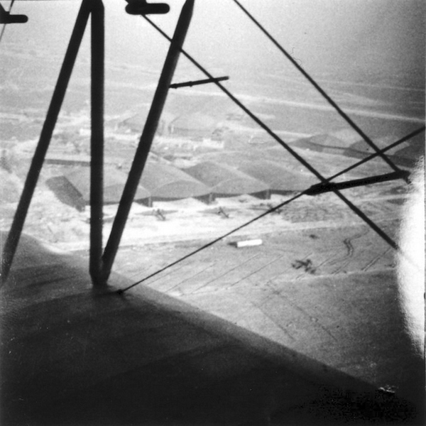 Fichier:Vue d avion aerodrome de st jacques en 1940 1941.jpg