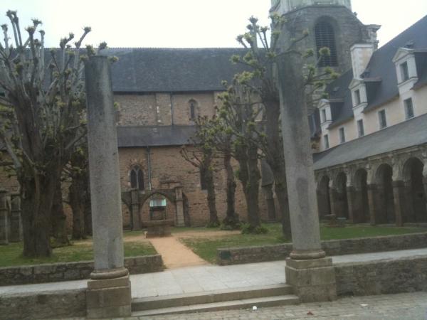 Fichier:Abbaye Saint-Melaine.jpg