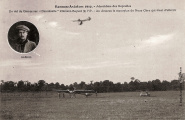 Un vol de Garros sur "Demoiselle" Clément-Bayard 35 HP. - Au dessous le monoplan de Noué Obre qui vient d'atterrir. AmR 44Z0412