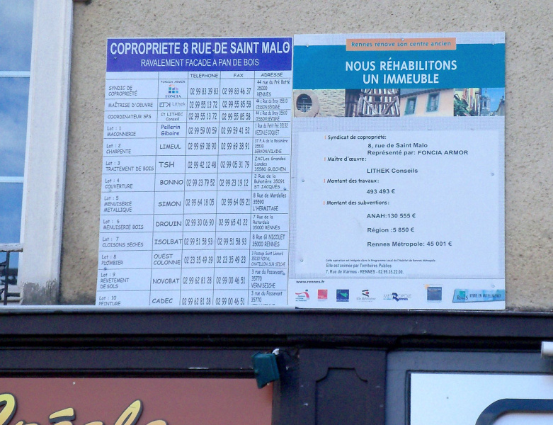 Fichier:Rennes Rue St Malo Rehabiliation Panonceaux 2011.jpg
