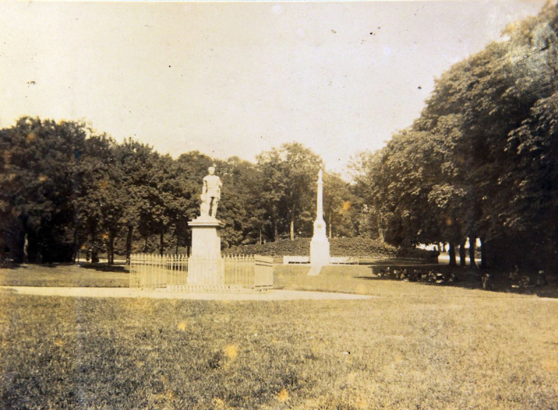 Fichier:Le carre duguesclin parc du thabor 1892 e.maignen.jpg