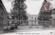 L'Hôtel-Dieu - Entrée principale. Carte postale Le Déley (ELD voyagé 1913 . Coll. YRG et AmR 44Z1286