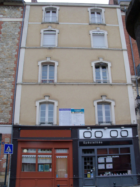 Fichier:Rue de Saint Malo au 8 2011.jpg