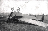 Carte légendée au dos "Rennes-Aviation 14 avril 1912". AmR 44Z0493