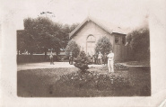 Chapelle de l'hôpital militaire. carte photo Société Lumière, Lyon, voyagé 1904. Coll. YRG