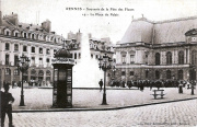 19 - La Place du Palais. Coll YRG et AmR 44Z0070