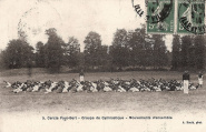 5. Cercle Paul-Bert. Groupe de Gymnastique. Mouvements d'ensemble. Carte postale A. Bouté, phot., voyagé 1914. Coll. YRG