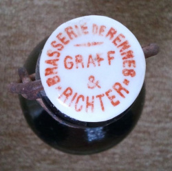 Capsule d'une bouteille ancienne brasserie Graff & Richter.jpg