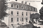 Hôpital militaire. Casernement. Carte postale Le Trionnaire. Coll. YRG