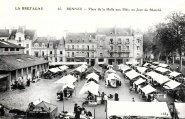Place de la halle aux Blés, un jour de marché. Le Déley (ELD 35), voyagé 1913 . Coll. YRG et AmR 44Z1131