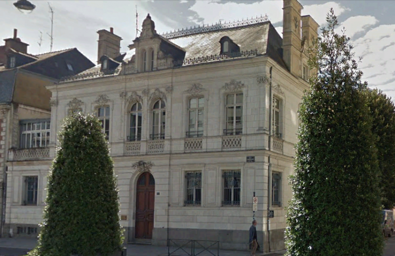 Fichier:Hôtel de Farcy.png